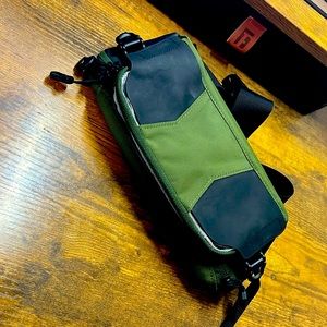 VERTX S.O.C.P Sling Bag (Like New)